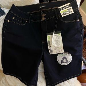 d.jeans.  Size 16W, Brand new with tags.